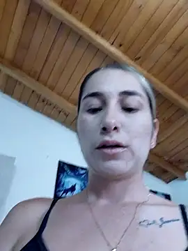 Iris_love18's Live XXX Chat
