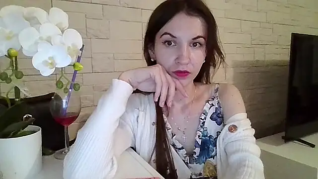 دردشة JuliaLovely الجنسية المباشرة