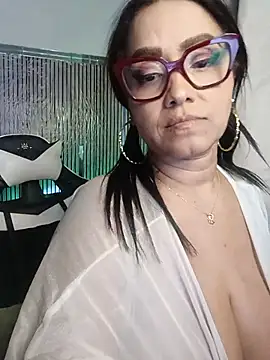 Yameil's Live XXX Chat