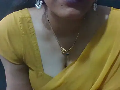 Thilothama_Vaishu élő XXX-chatje