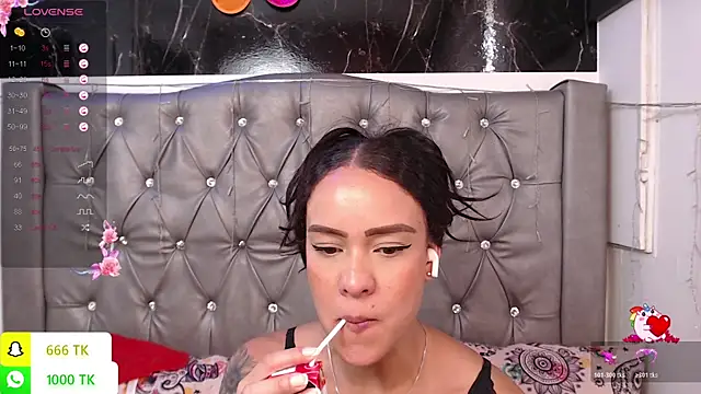 צ'אט XXX בשידור חי של LAILAGUMMY