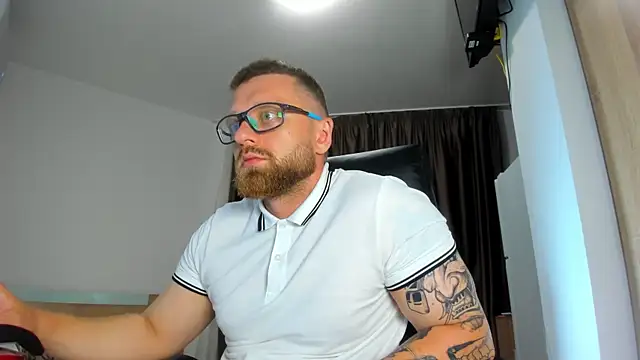 XXX chat uživo modela Findom_guy