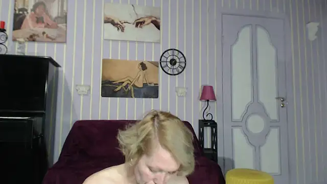XXX chat uživo modela MarquisedeSade