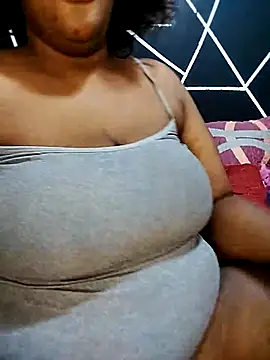 YummyChocolatexx2 Chat XXX live