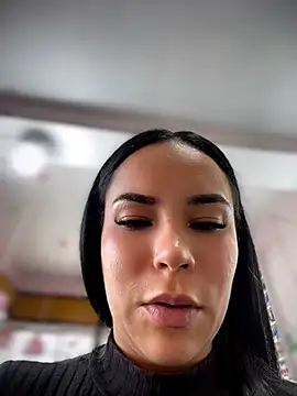 Naatalia: απευθείας συνομιλία ΧΧΧ