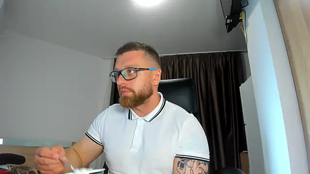 Živý XXX chat Findom_guy