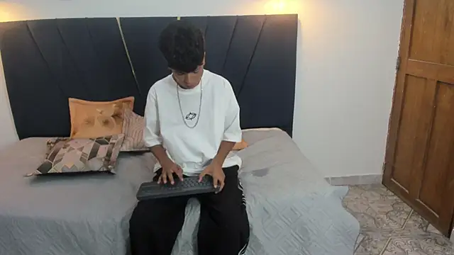 jacob_cum23のライブXXXチャット
