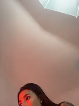 ALMA-11 – Live XXX-chat