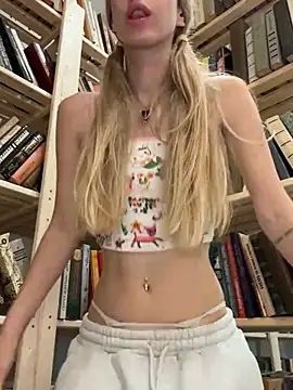 kira_mia Adlı Modelin Canlı XXX Sohbeti