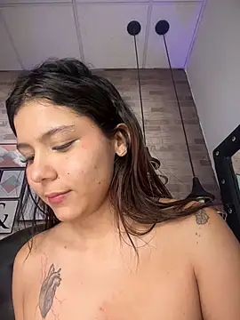 Chatroom XXX en direct de CherrySmirkXXX