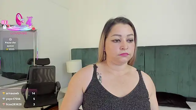 Czat XXX na żywo – PandoraB_