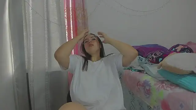 HARLEYNAPIER live XXX chat