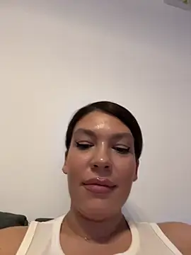 ClaraPasssion Adlı Modelin Canlı XXX Sohbeti