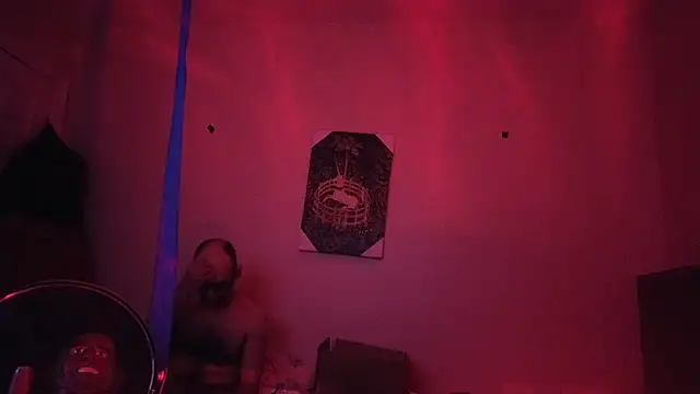 Show modela hailzeffn na web-kameri