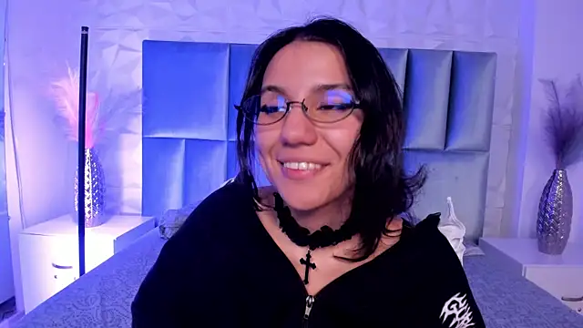 HollyPeach Adlı Modelin Canlı XXX Sohbeti