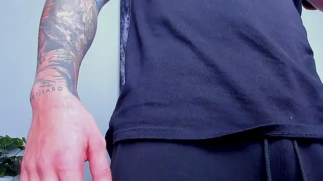 Santos_ramirez1 即時 XXX 聊天