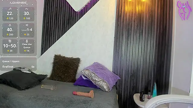 Yessica_Doll Adlı Modelin Canlı XXX Sohbeti