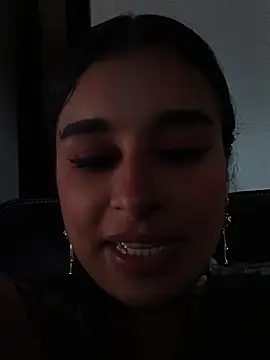 Alizon_1's Live XXX Chat