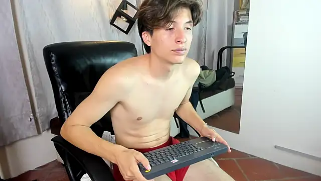 Marcoviolet's Live XXX Chat