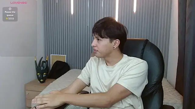 Chat XXX en directo de StiwenTwink