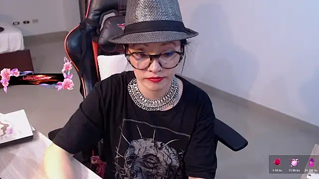 pink-2022 Live XXX-Chat