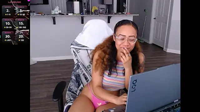 Chat XXX en directo de ReeseZen