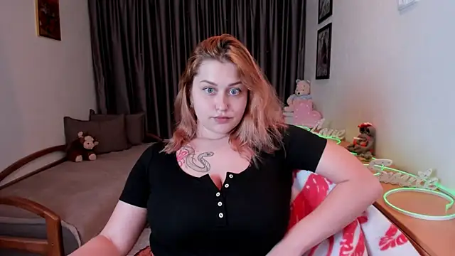 NoraLiin Chat XXX live