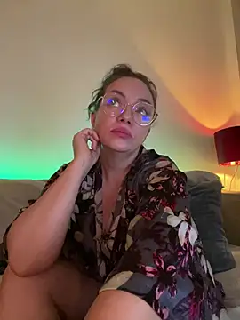 Chat +18 de FemDom_RubyKnightXXO ao vivo