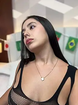 Julietasantos__ élő XXX-chatje