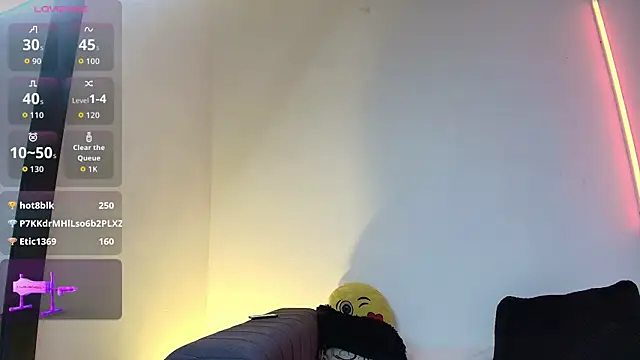 Maximiliano__Fire Adlı Modelin Canlı XXX Sohbeti