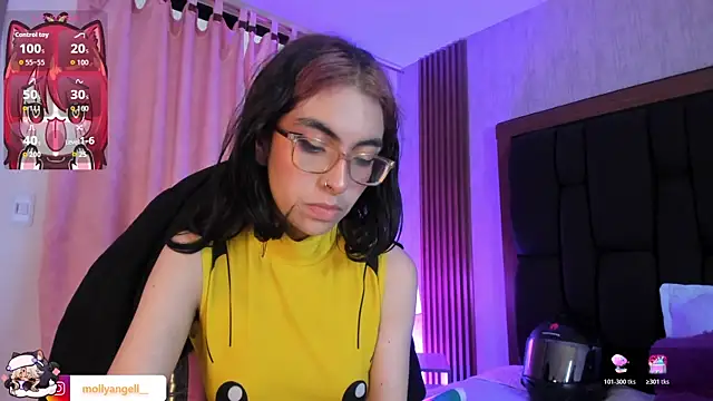 Molly_A's Live XXX Chat