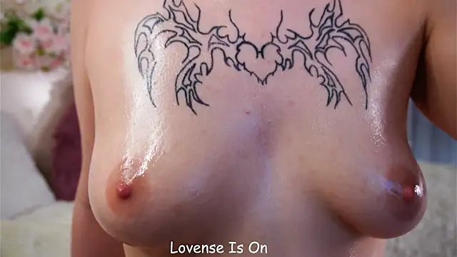 MelaineCore's Live XXX Chat