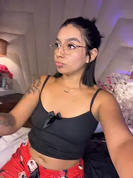 Chatroom XXX en direct de AlyssaRay