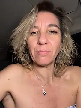 lafeecoquine69's Live XXX Chat