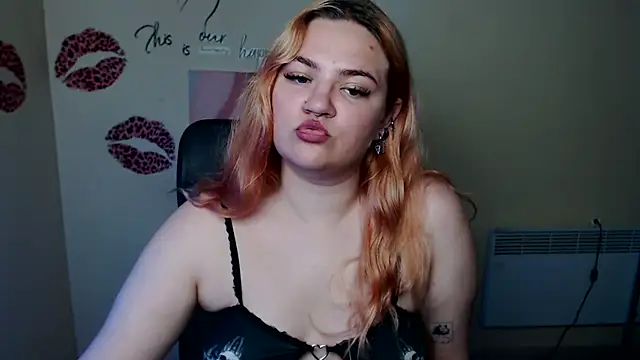 RinaRiii Chat XXX in diretta