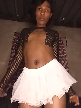 Chat +18 de hoittytoittyxx ao vivo