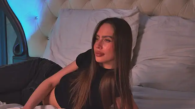 Amanda_River Adlı Modelin Canlı XXX Sohbeti