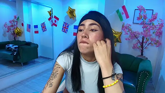 Rainy_doll Chat XXX in diretta