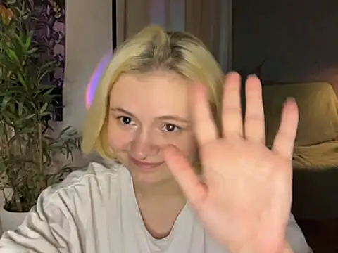 MoonIvy_ Chat XXX in diretta