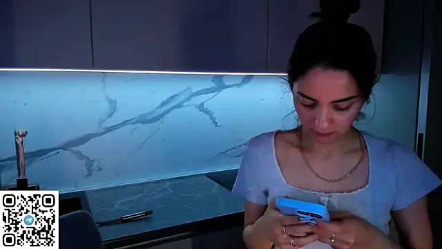 دردشة EmiliaZen الجنسية المباشرة