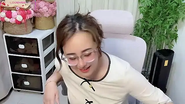 NEWONETO Live XXX Chat