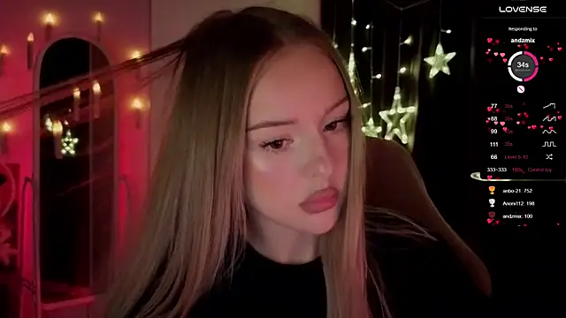 XXX chat uživo modela Nestyzz