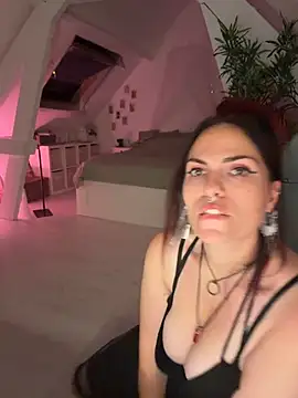 Chat +18 de LunaMoongirl ao vivo