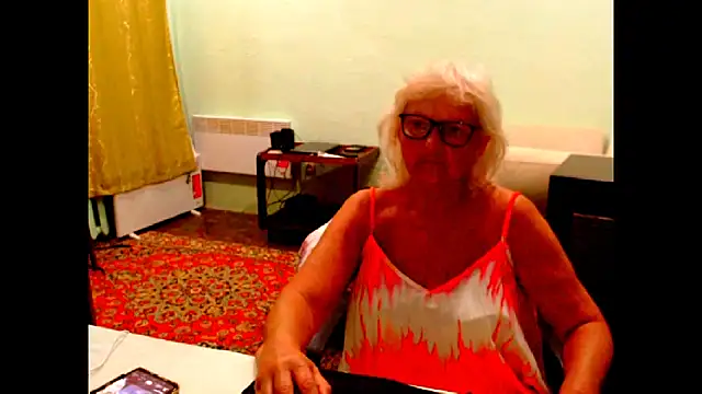 Natali7634 Adlı Modelin Canlı XXX Sohbeti