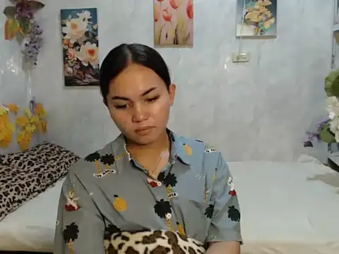 ur_asiankat's Live XXX Chat