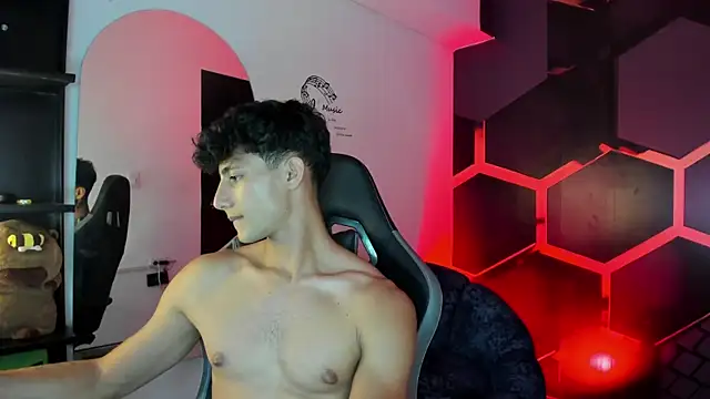 MaxiimoRomano_ élő XXX-chatje