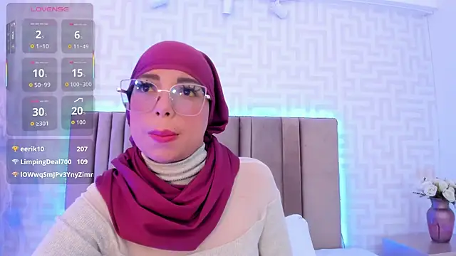Chat XXX en directo de naishaa_