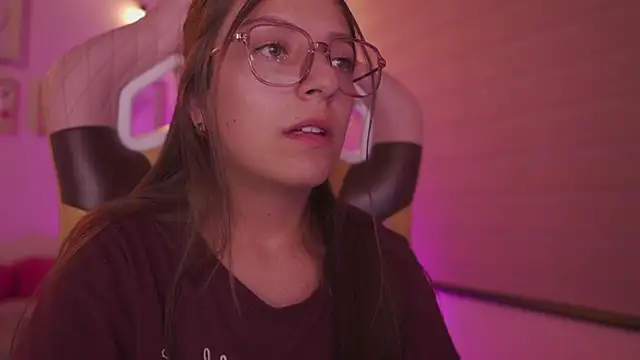 צ'אט XXX בשידור חי של milly_kenner