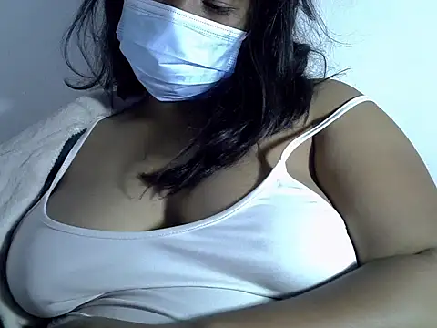 Artinah22's Live XXX Chat