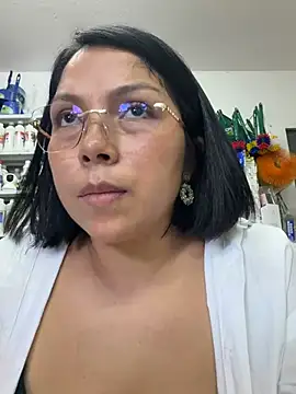 ISABELLA__LUNA – Naživo XXX chat